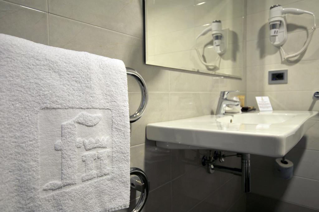 Hotel Federico II Jesi Extérieur photo