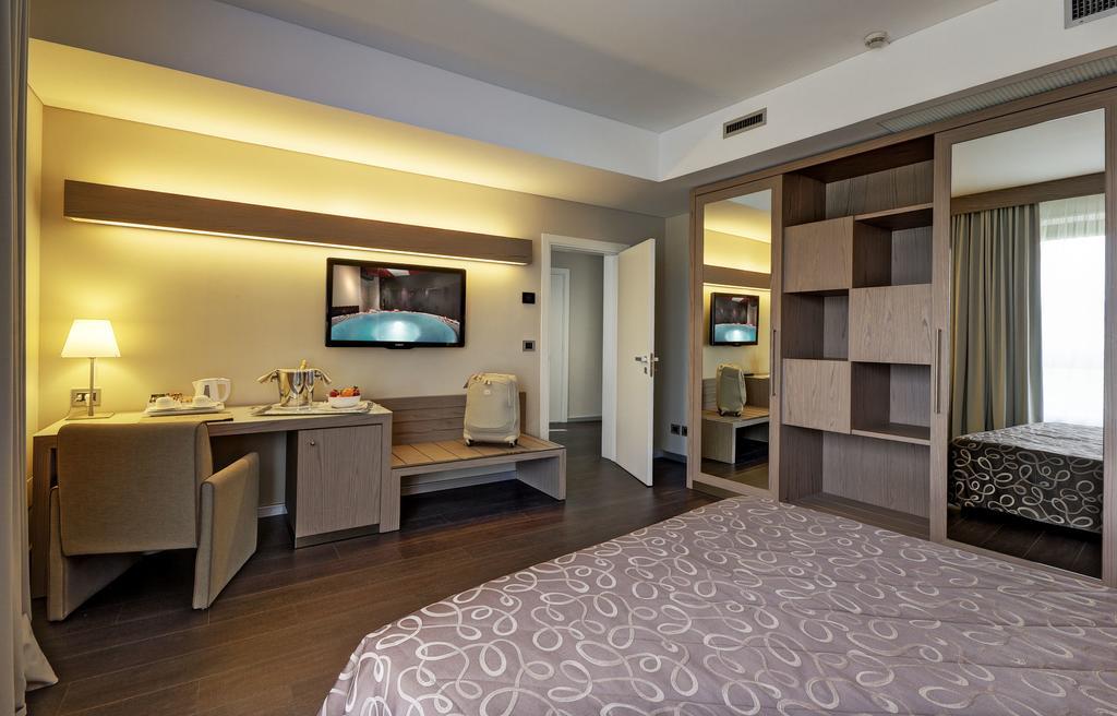 Hotel Federico II Jesi Extérieur photo