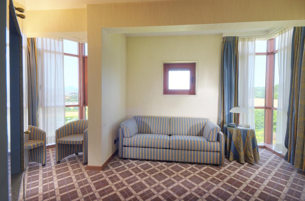 Hotel Federico II Jesi Extérieur photo