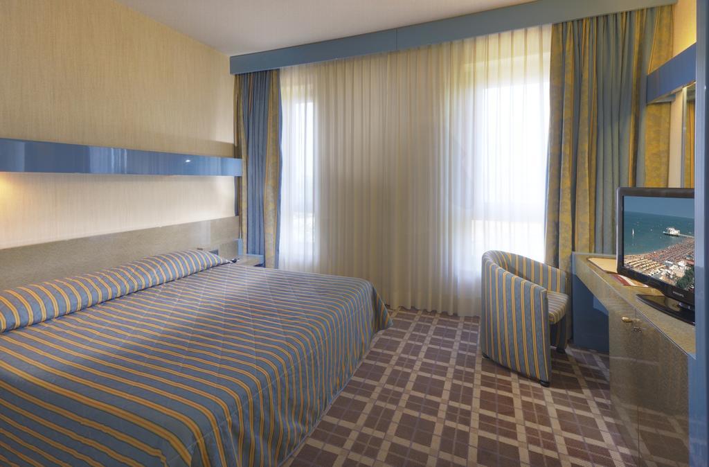 Hotel Federico II Jesi Extérieur photo